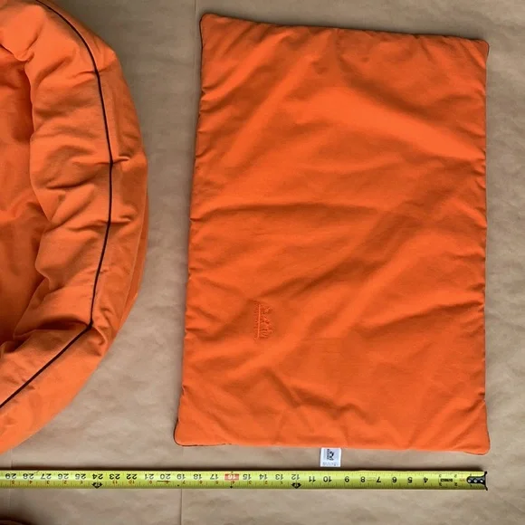 Hermes Paris Dog Bed - Picture 9 of 11